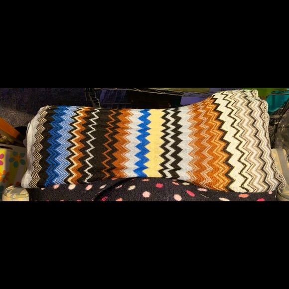 Missoni zig-zag pattern scarf - Picture 6 of 10